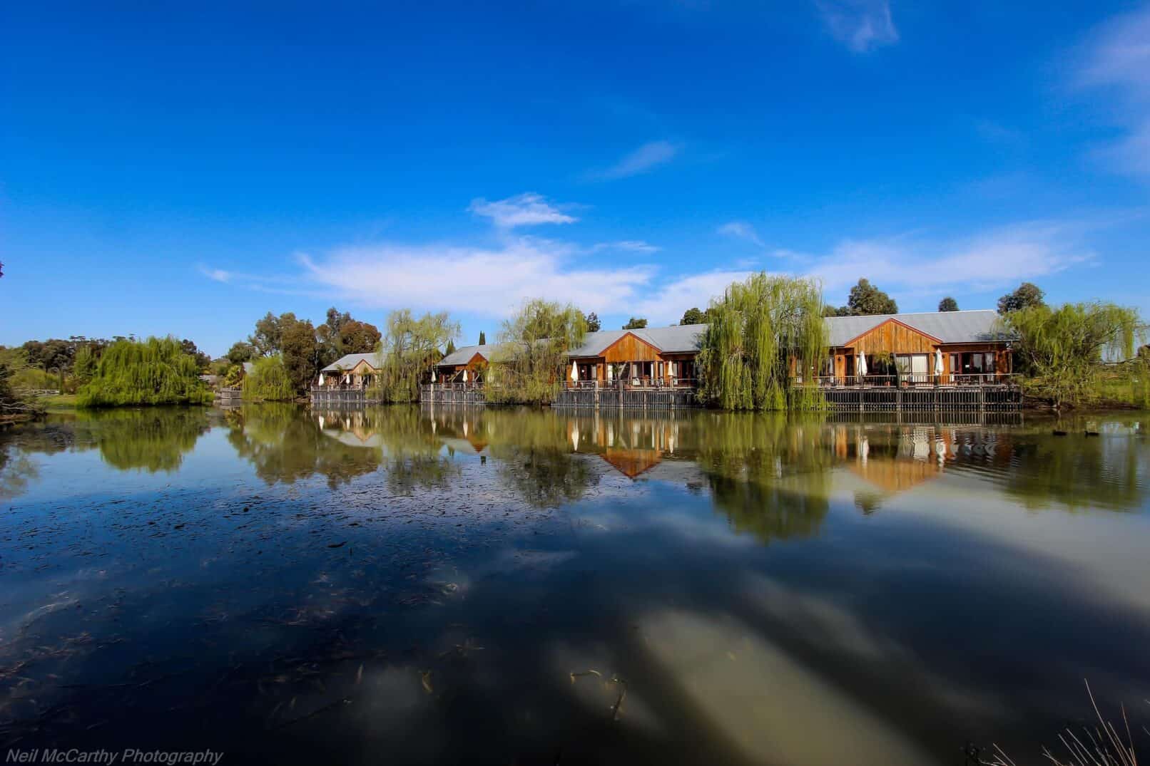 lakeside accommodation in moama