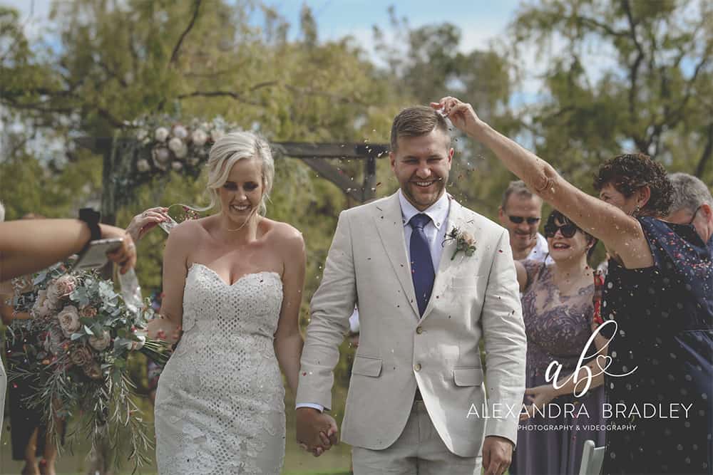 groom and bride at perricoota vines